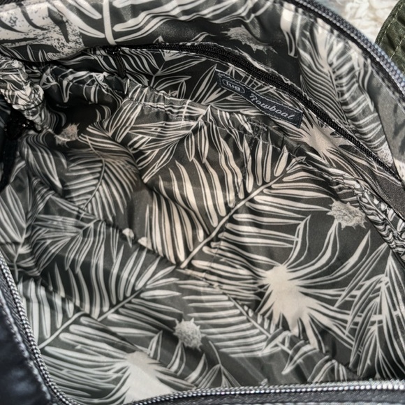 Lug Classic Duffle with Crossbody Strap -Rowboat ~ Metallic Black w/ Olive - Picture 6 of 7